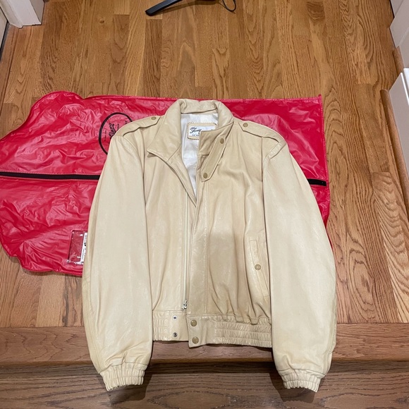 Vintage Tony Alamo Leather Jacket excellent condition still has bag. - Picture 3 of 13